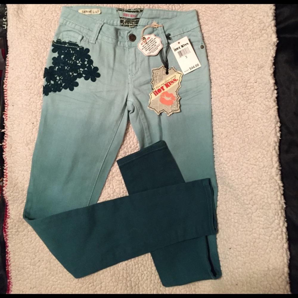 NWT-Hot Kiss Teal Green Skinny Jeans Size 3 Juniors-